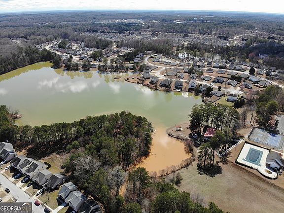3rd image of 2035 Lakeside Cir