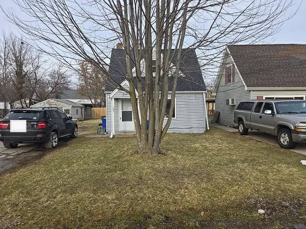 1507 E McLean Ave, Burton, MI 48529