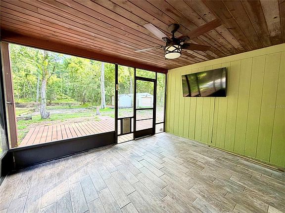 5th image of 10849 Lakeview Dr