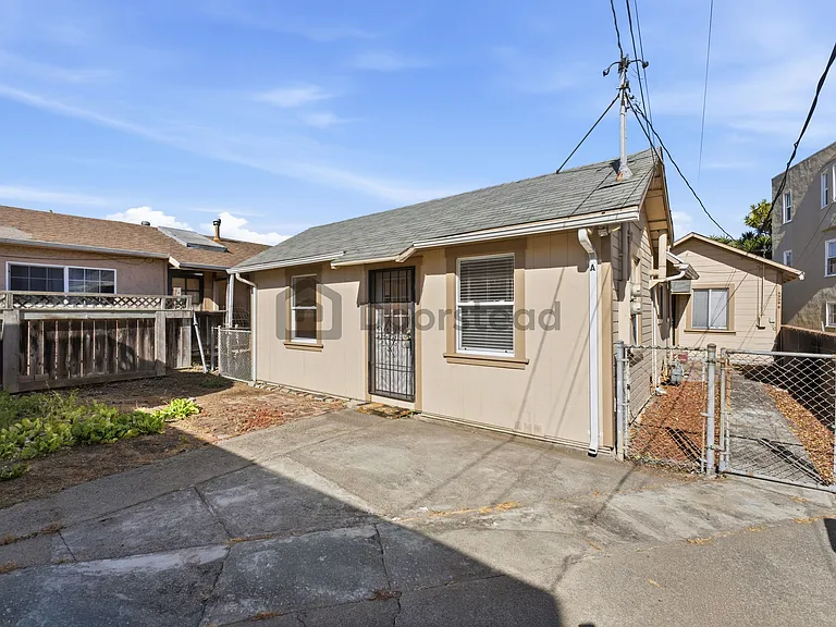 4339 Adeline St #A — Photo 2