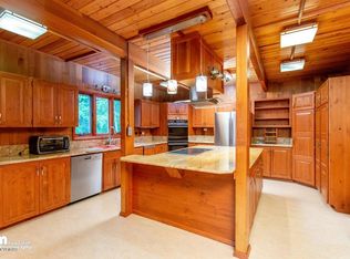 23231 Eagle River Rd, Eagle River, AK 99577