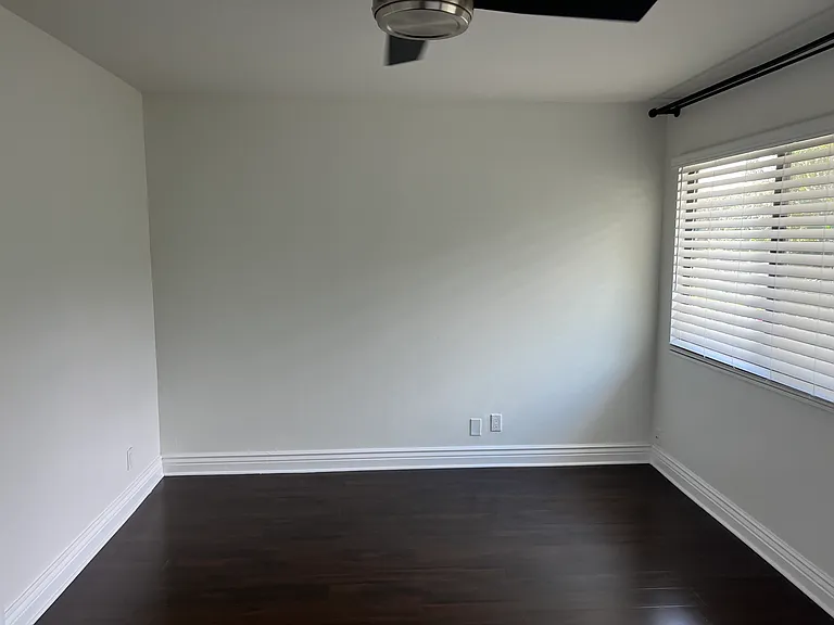 325 City View Dr — Photo 15
