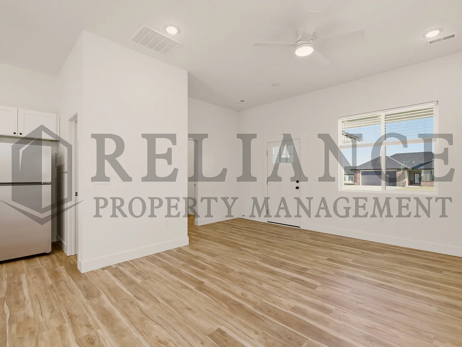 519 E Elmwood St - 1 — Photo 2