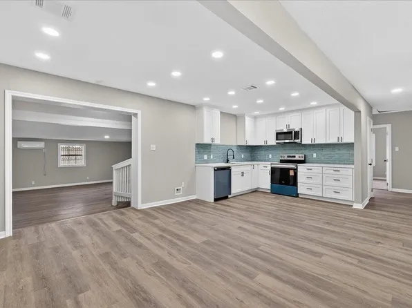 416 22nd Ave N, Texas City, TX 77590