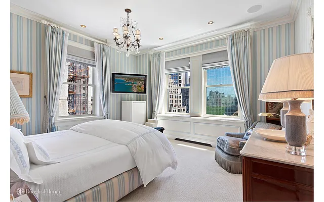 Sold by Douglas Elliman | media 14