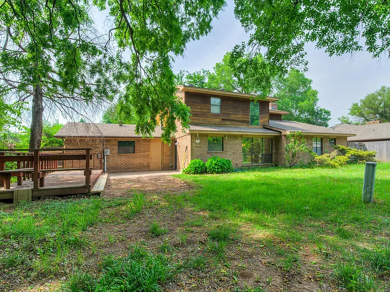 1111 Robin Hood Ln — Photo 19