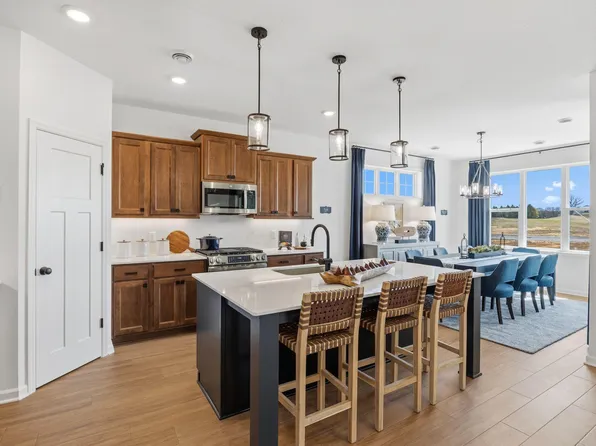 533 Tulare Ter, Newport, MN 55055