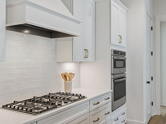 5th image of 705 Twinflower Ln