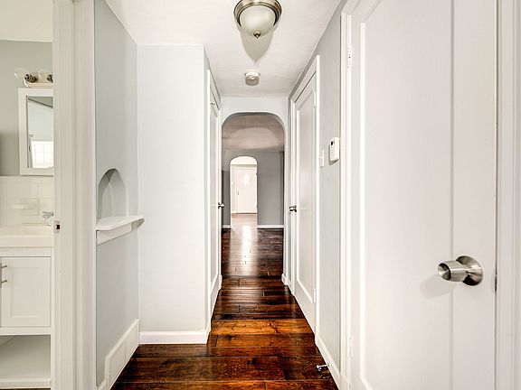 5th image of 7546 Flora Ave