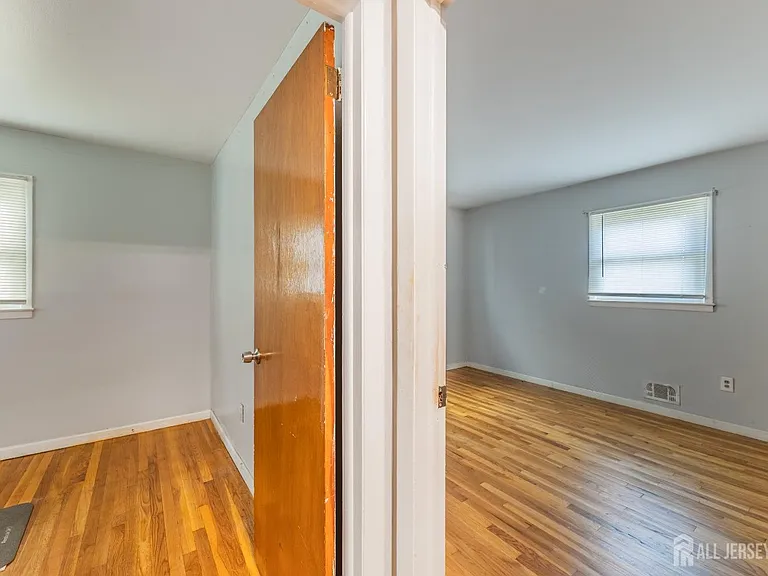 111 Emerson St #1 — Photo 7