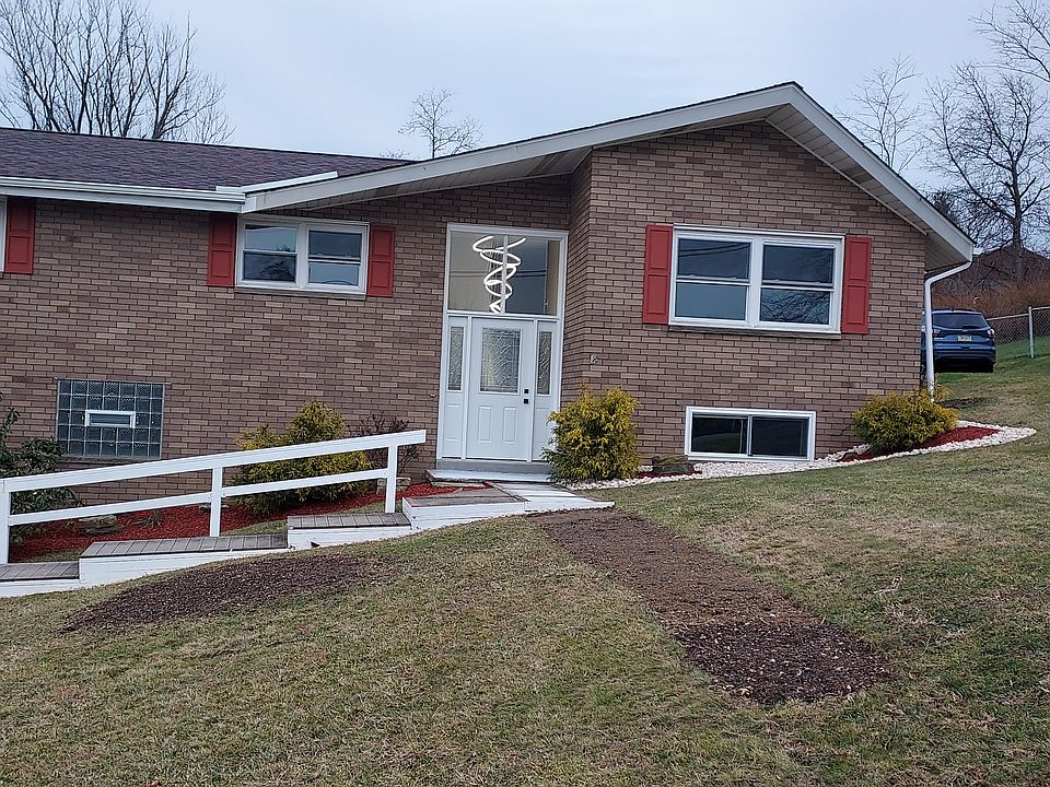 1st image of 122 Greenridge Dr