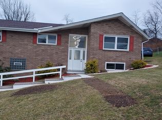 122 Greenridge Dr, Monongahela, PA 15063