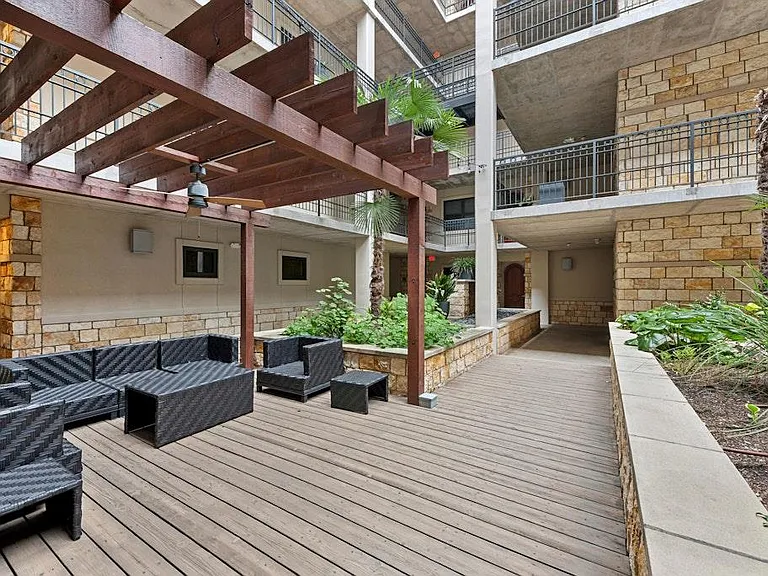 1812 West Ave #200 — Photo 4