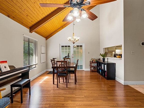 5th image of 157 Thornberry Dr