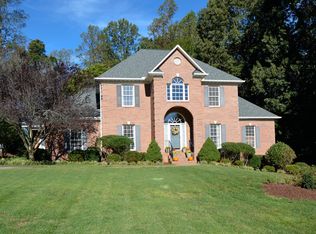 8504 Case Ridge Dr, Oak Ridge, NC 27310