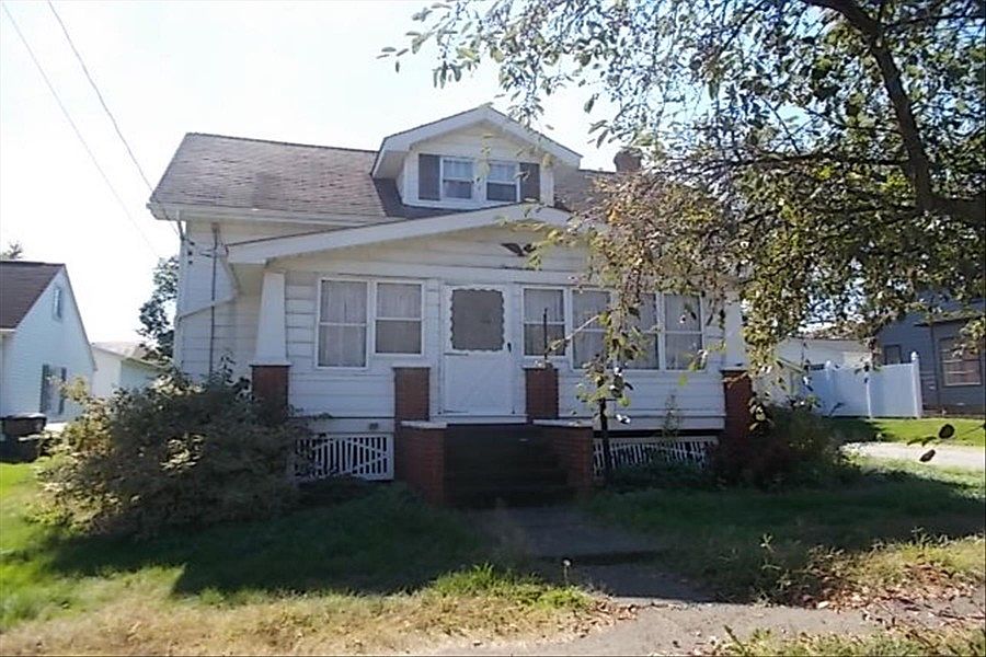 1st image of 117 W Schultz Ave