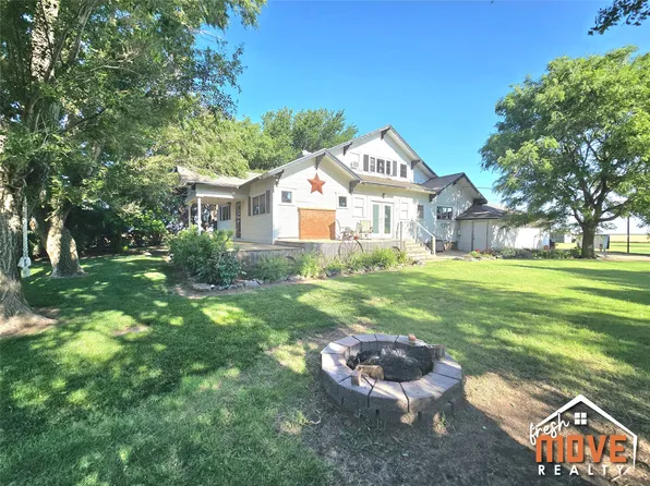 5106 L Rd, Plains, KS 67869