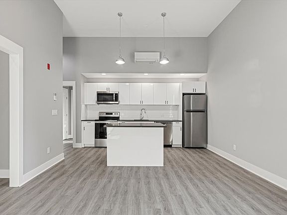 5th image of 47 Beekman Ave #34