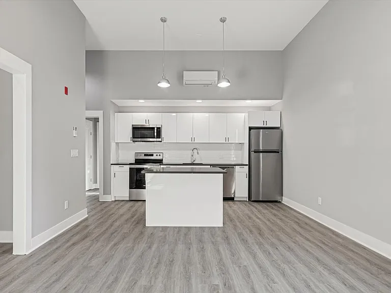 47 Beekman Ave #34 — Photo 5