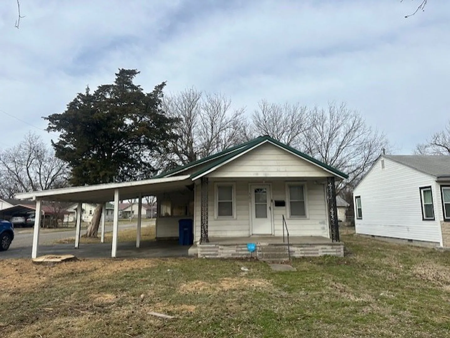 3 Bedroom 1 Bath Home For Rent — Photo 1