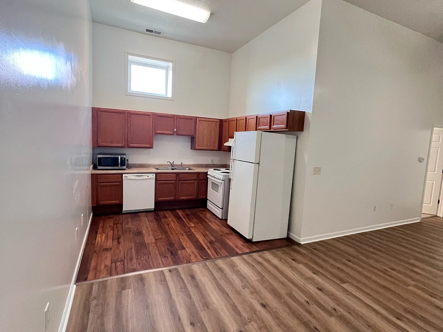 ALEX: Harrison: 113: Apartment Complex - 5-50% — Photo 1