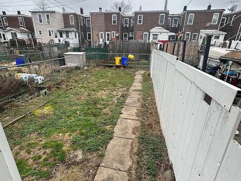 30 Amboy Ave — Photo 26