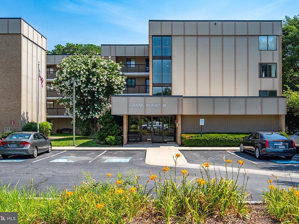 1st image of 227 Canal Park Dr Unit 305
