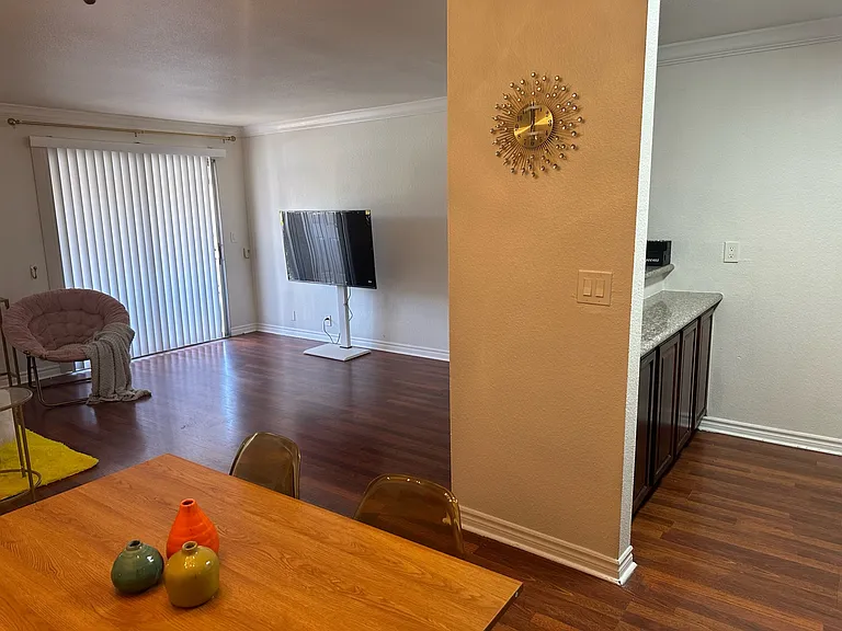 5201 River Glen Dr #166 — Photo 5