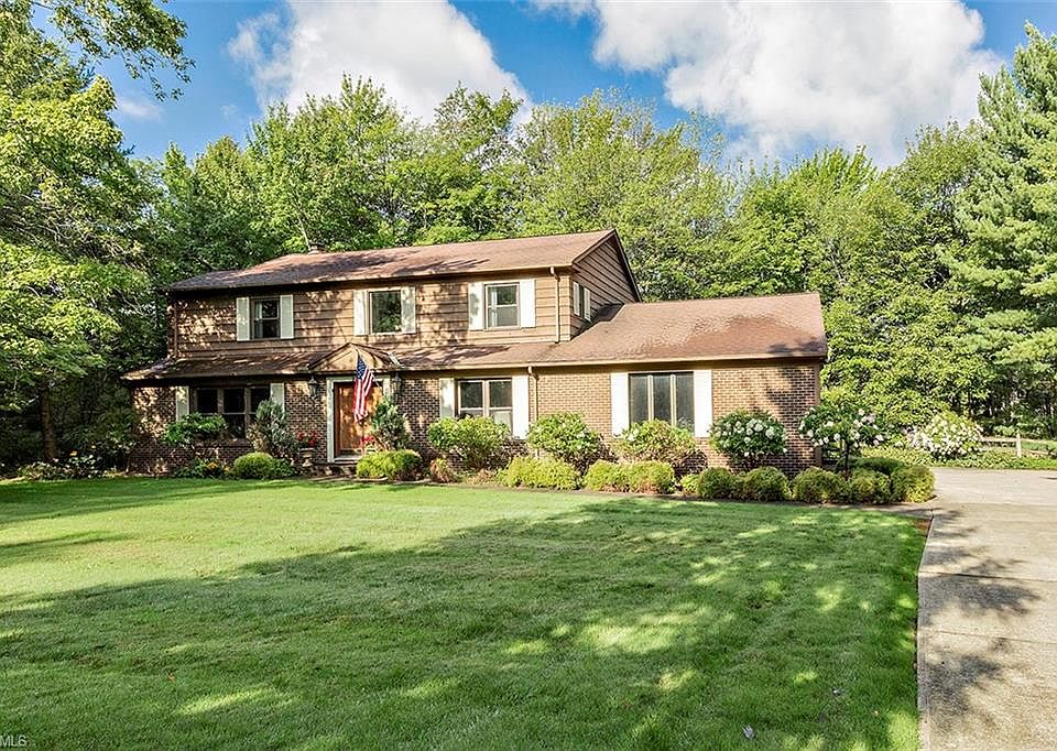 1st image of 2424 Suffolk Ln