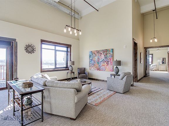 4th image of 1363 Montana Ave Suite 301