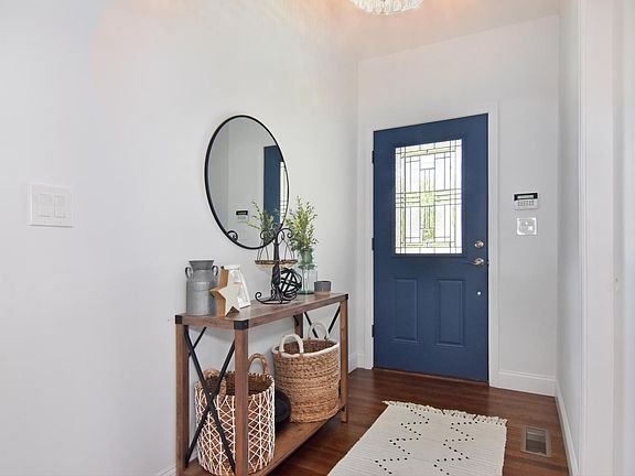 3rd image of 42 Walnut St