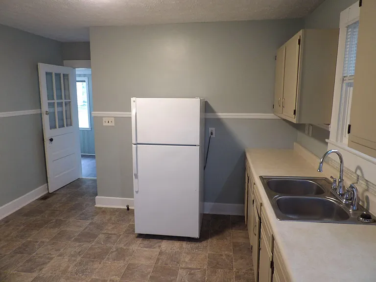 109 Allnutt Dr — Photo 29