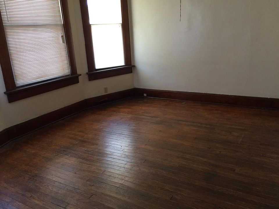 1st image of 624 S 16th St