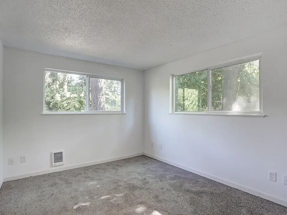 5th image of 10225 To 10257 Ne Fremont St #10231