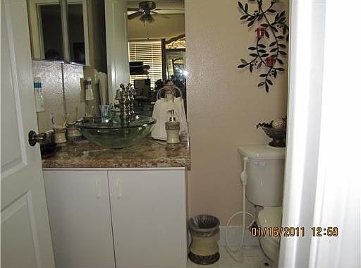 5th image of 8370 NW 103rd St APT 105F