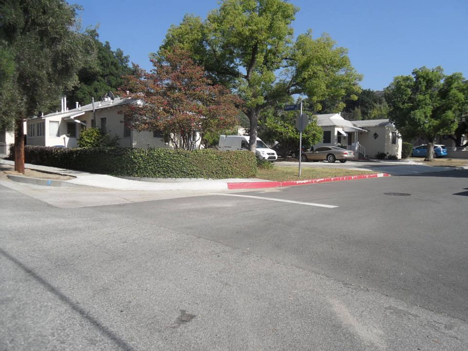 1st image of 10256 Scoville Ave