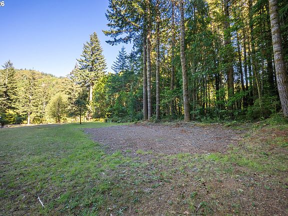5th image of 94620 Elk River Rd