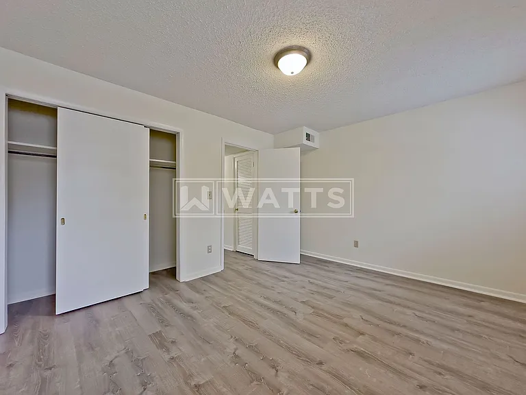 1639 11th Pl S — Photo 37