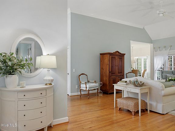 5th image of 6714 Hardscrabble Court