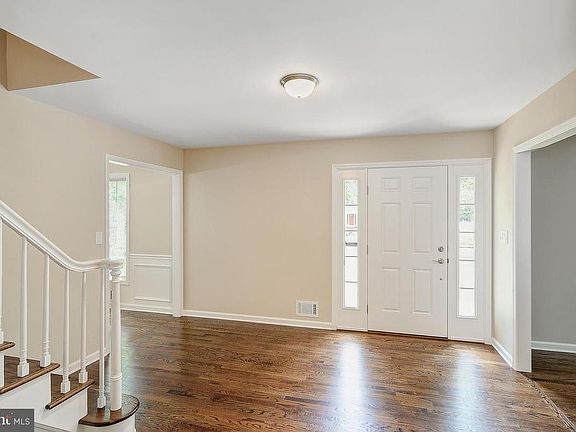 3rd image of 4 Greene Dr