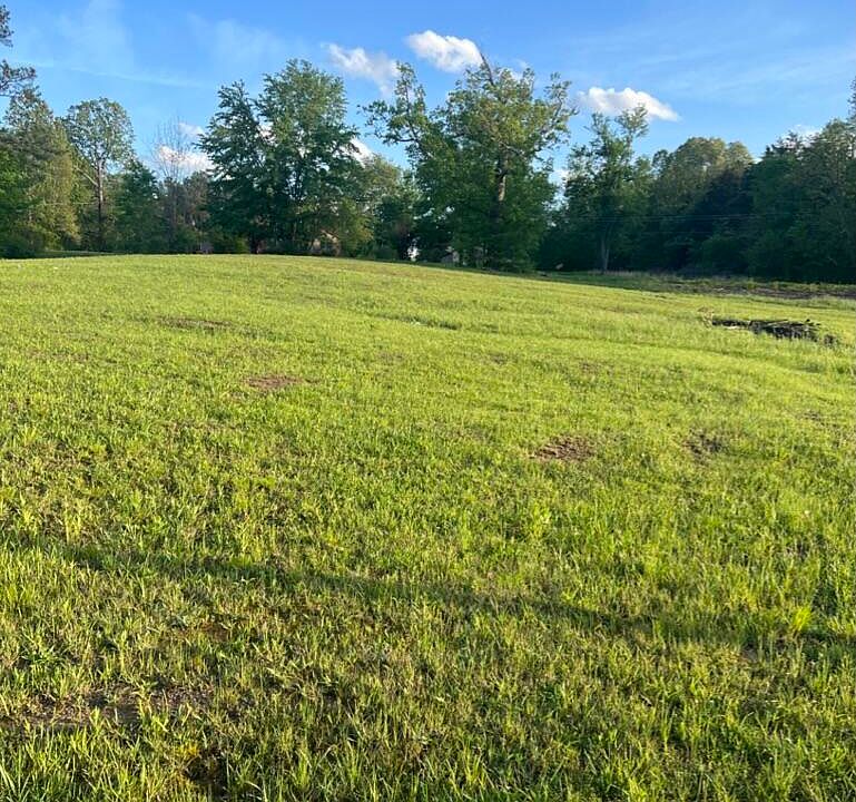 2nd image of 130 Hidden Acres Rd