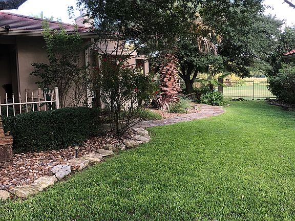 4th image of 109 Coterie Pl