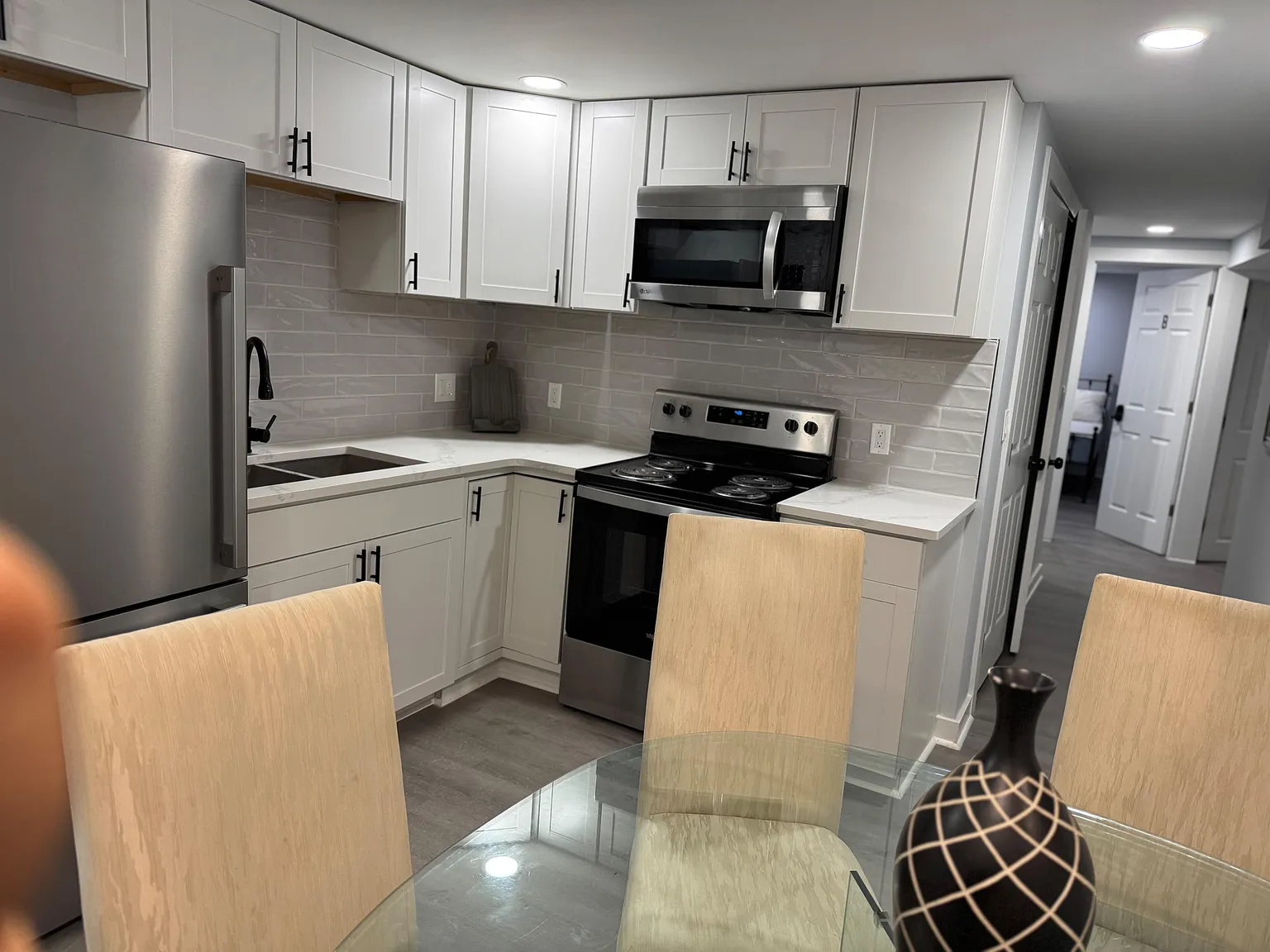 3 bed, 2.0 bath, 2100 sqft, $1,386 — Photo 3