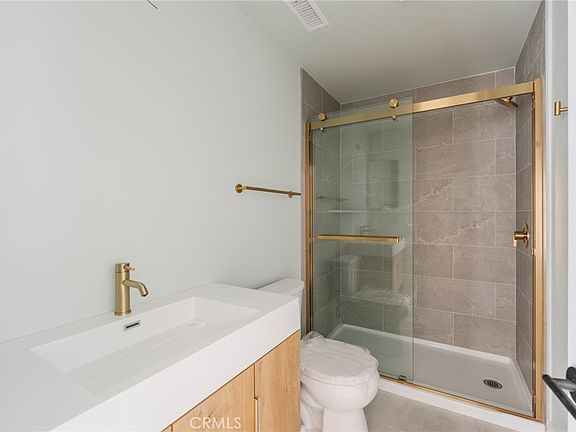 5th image of 522 S Indiana St