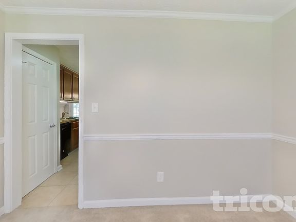 4th image of 235 Red Maple Dr