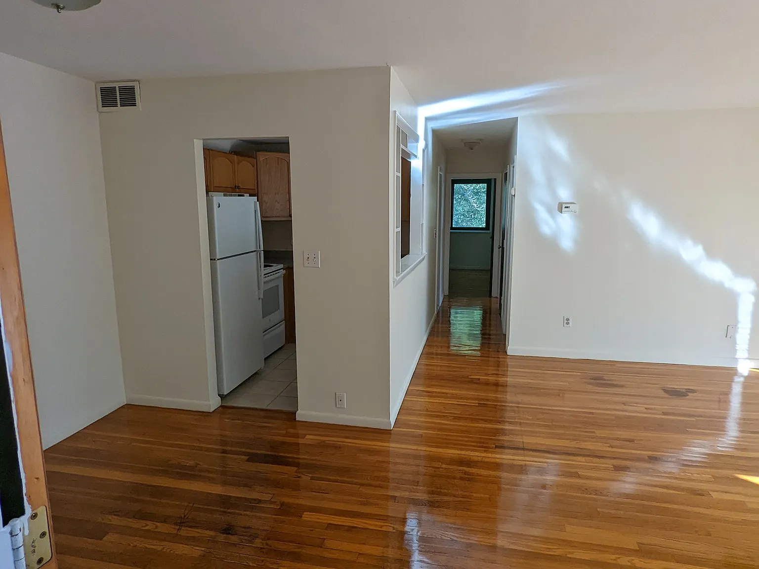 2 bed, 845 sqft, $2,600 — Photo 2