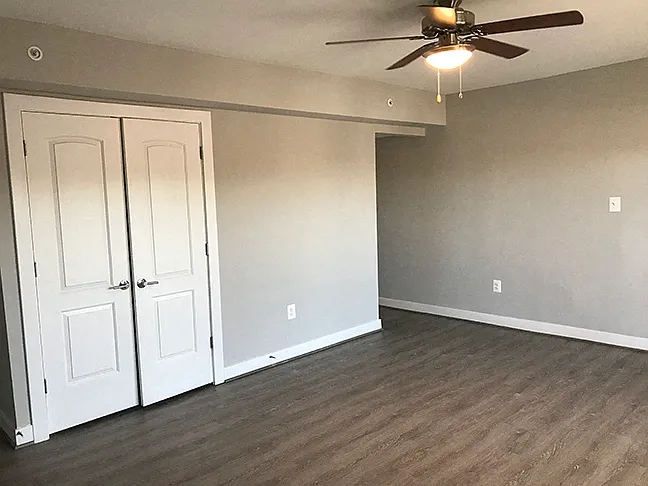 Living Room with Ceiling Fan - Patuxent Crossing