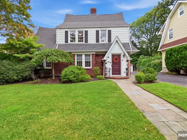 735 Summit Avenue, River Edge, NJ 07661