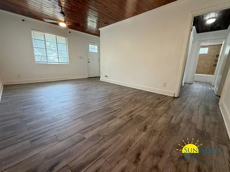 255 Brooks St — Photo 3