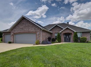 217 Oak Tree Ln, Ozark, MO 65721